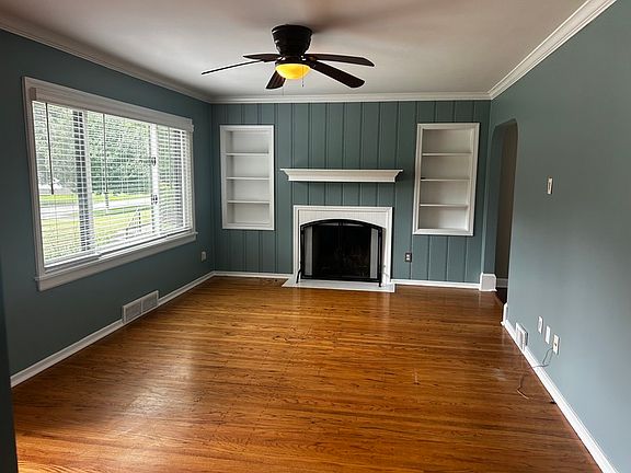 2nd image of 2421 Clarendon Ave