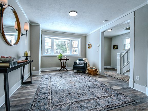 2nd image of 518 Rauth St