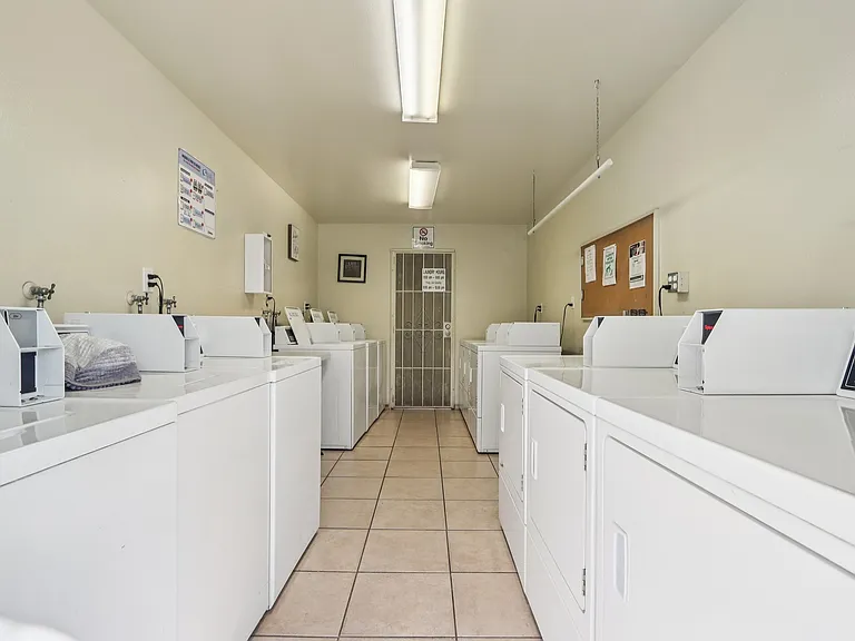 6300 Lankershim Blvd — Photo 7