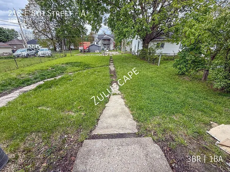 218 E 8th St #A — Photo 13