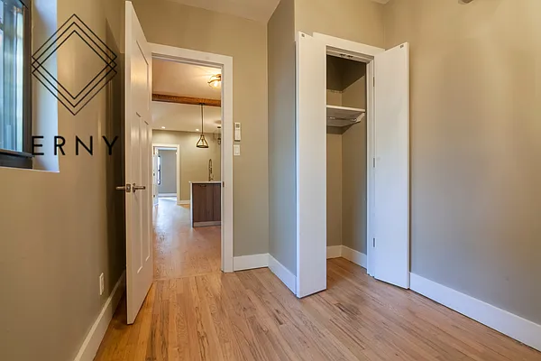 Rented by ERNY LLC | media 10