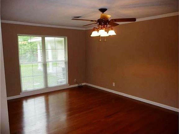 2nd image of 2717 Prienwood Dr #D