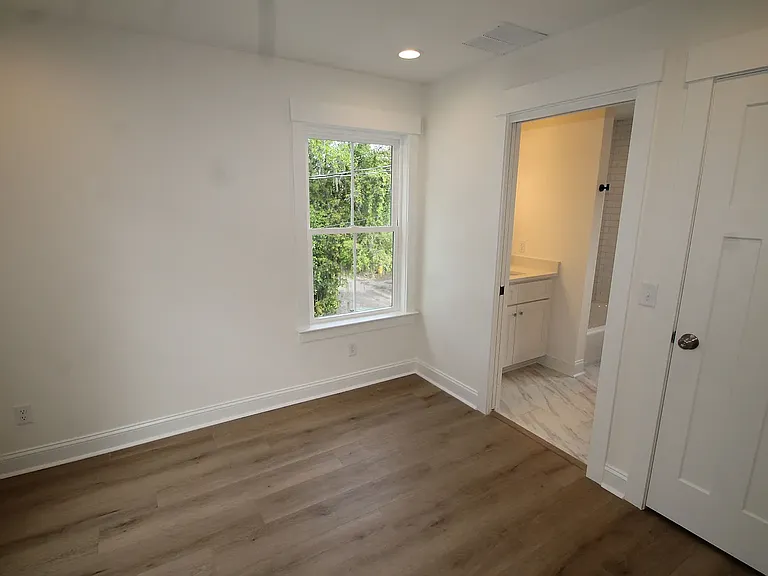 824 E Anderson St #B — Photo 7