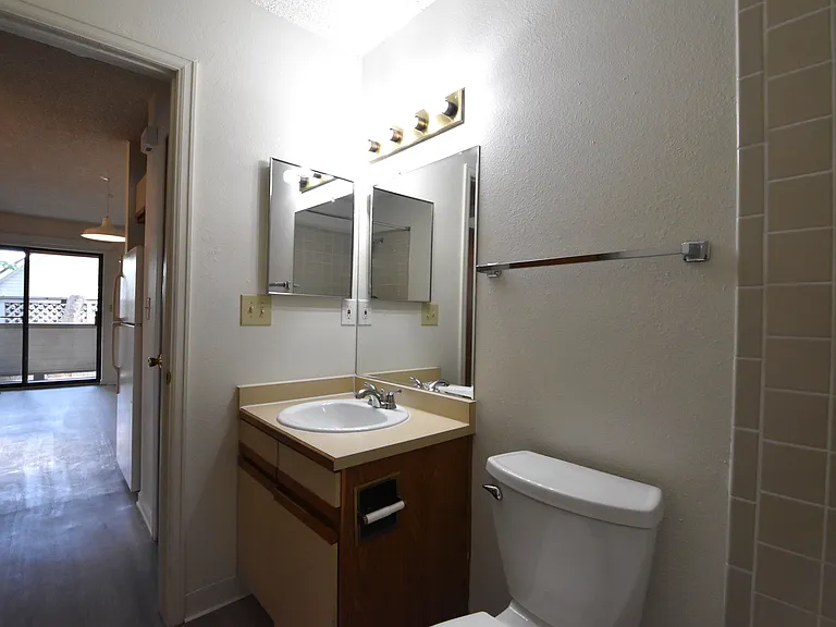 1929 Walnut St #6 — Photo 15