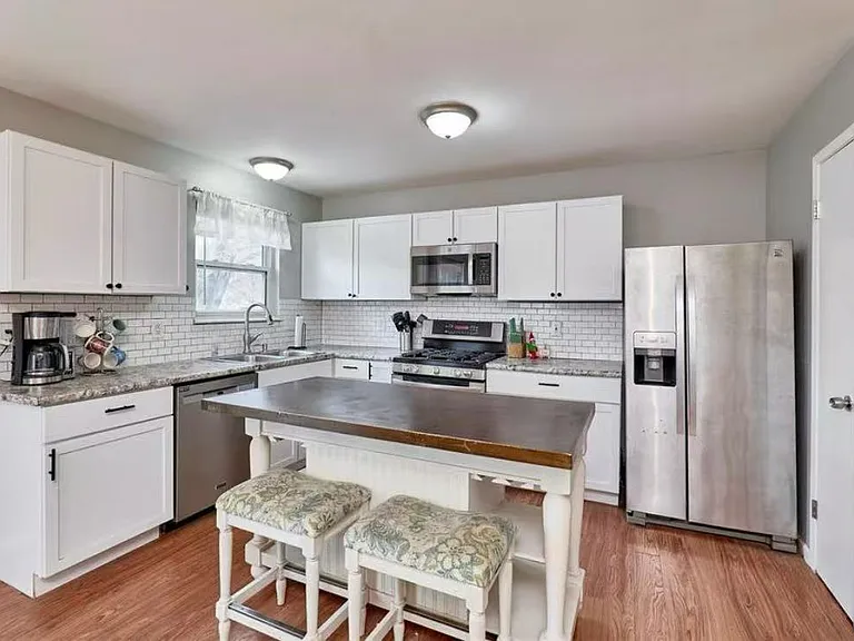 33 Sunny View Dr — Photo 2