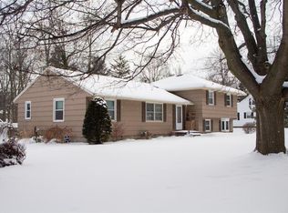 450 Fetzner Rd, Rochester, NY 14626