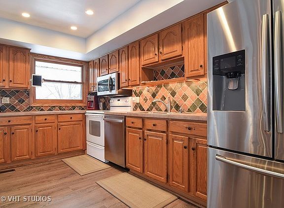 4th image of 21W631 Glen Valley Dr