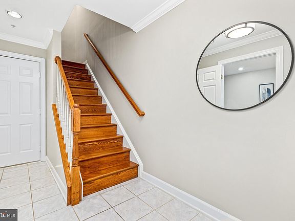 4th image of 1114 N Stafford St APT B