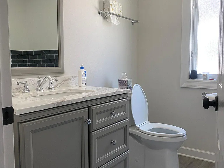 1st Fl Bath
