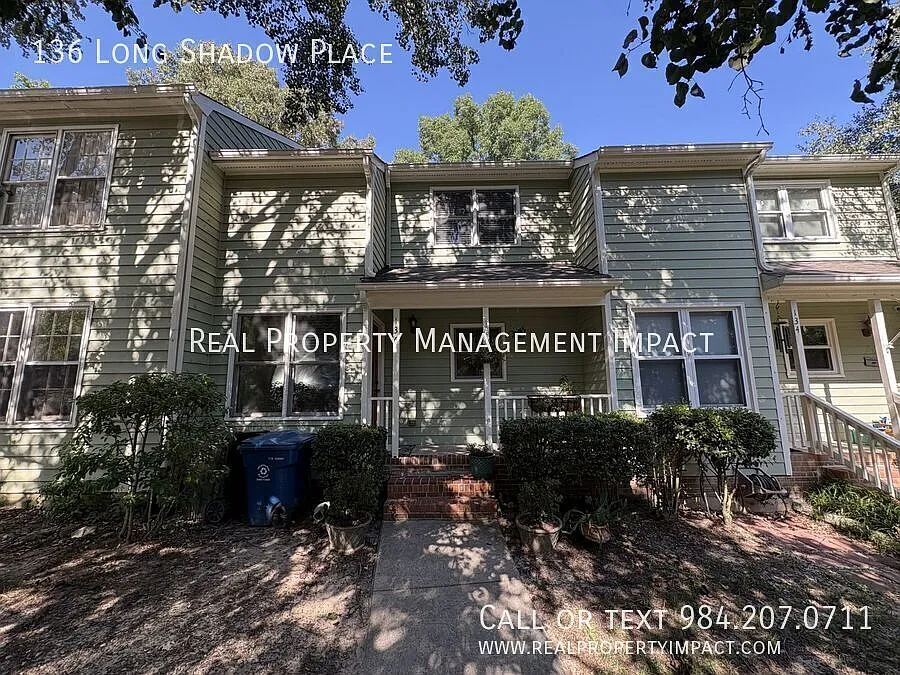 Wooded Retreat 2-Bed, 3.5-Bath Townhome Backing to the American Tobacco Trail — Photo 2