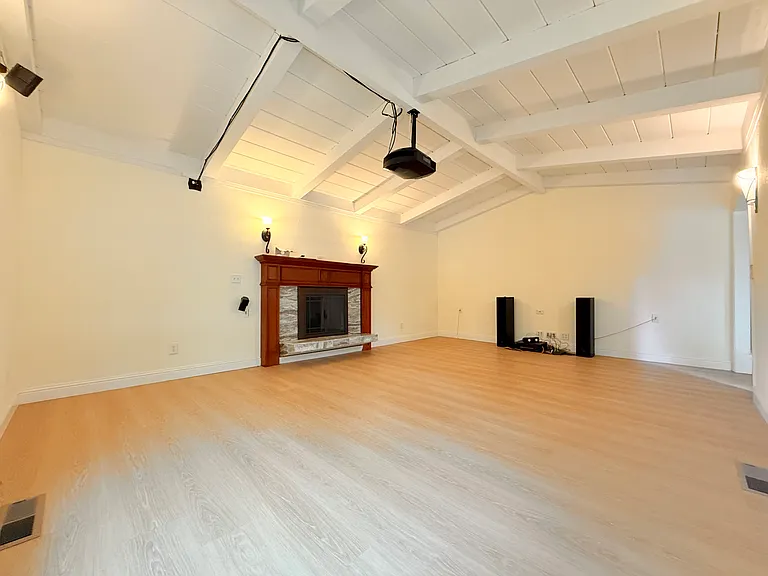 15798 Alta Vista Way — Photo 5