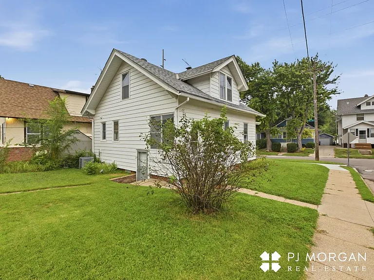 2222 S 6th St — Photo 3