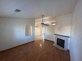 551 W Windsor Dr, Hanford, CA 93230
