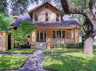 945 Harvard St, Houston, TX 77008