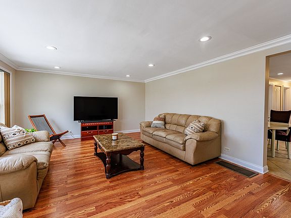 4th image of 3633 W 58th Pl