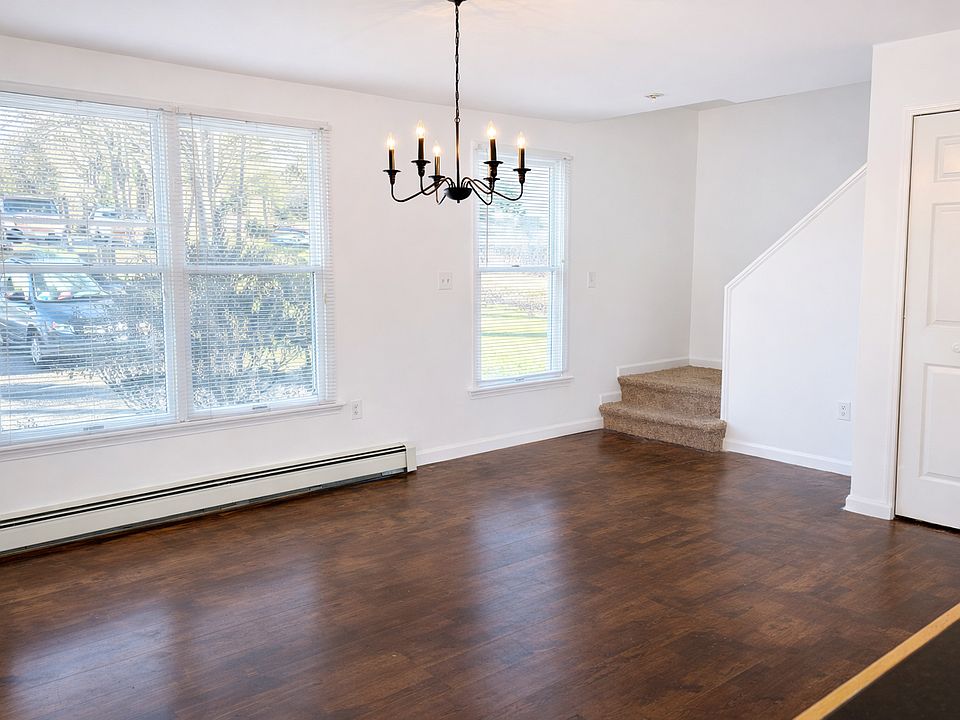 Dining room open to kitchen 
11x16'6"
