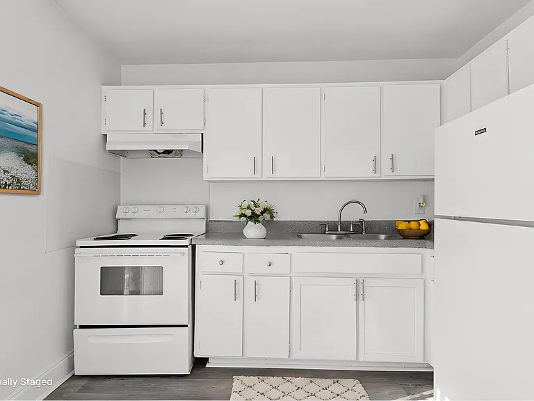 Mitchell s Park Apartments — Photo 11