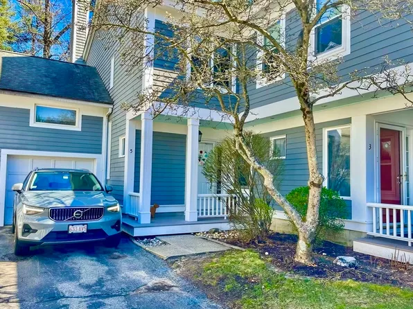 5 Walnut Ct #5, Rockland, MA 02370