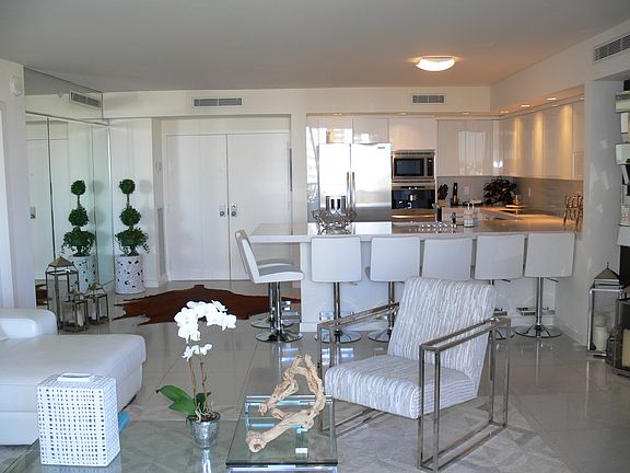 4th image of 9 Island Ave APT 1411