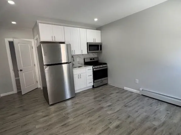 (undisclosed Address), Staten Island, NY 10301