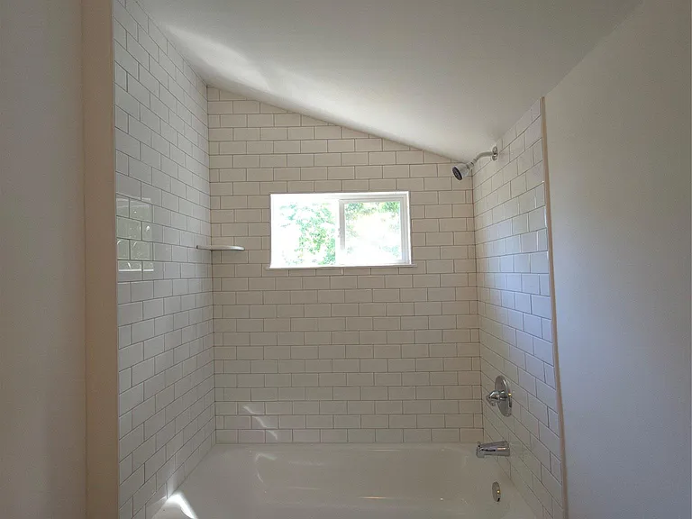 19504 Bigelow St — Photo 10