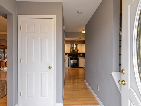5th image of 1435 Ainsley St