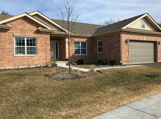 531 Madison Ln, Elgin, IL 60123