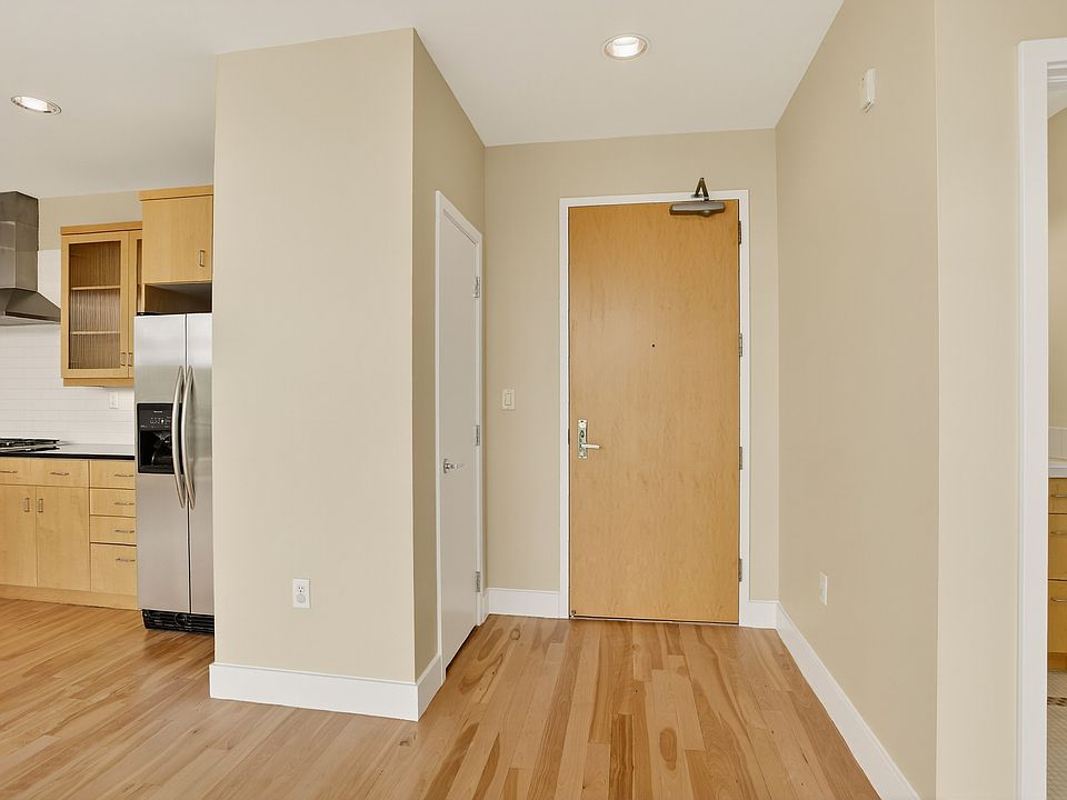 Entry - Coat Closet