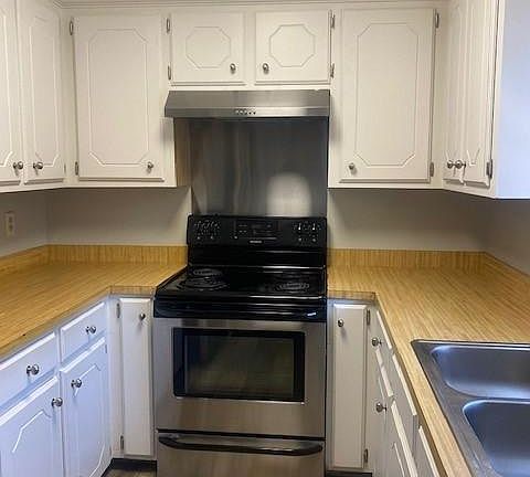 3rd image of 3619 N State St APT B