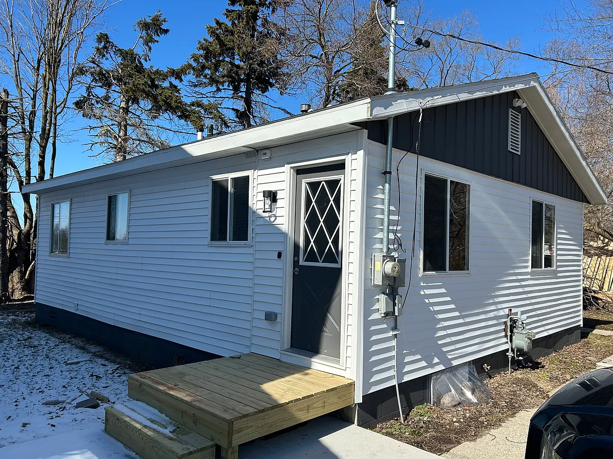 Building Photo - 2031 Dowd St #1