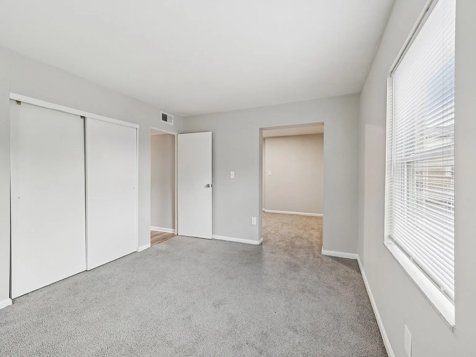 Flats on Tamarack — Photo 4