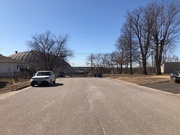 5th image of 221 Elble Ave