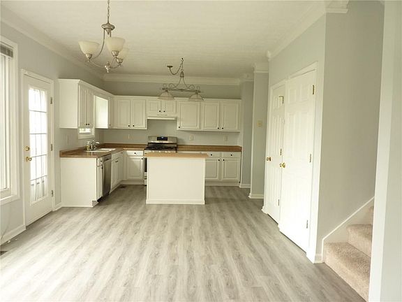 5th image of 125 Morton Walk Dr