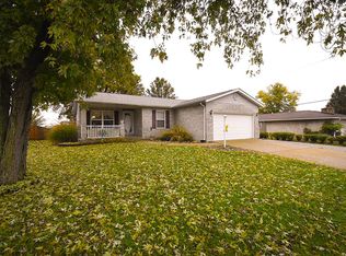 7 University Dr, Granite City, IL 62040