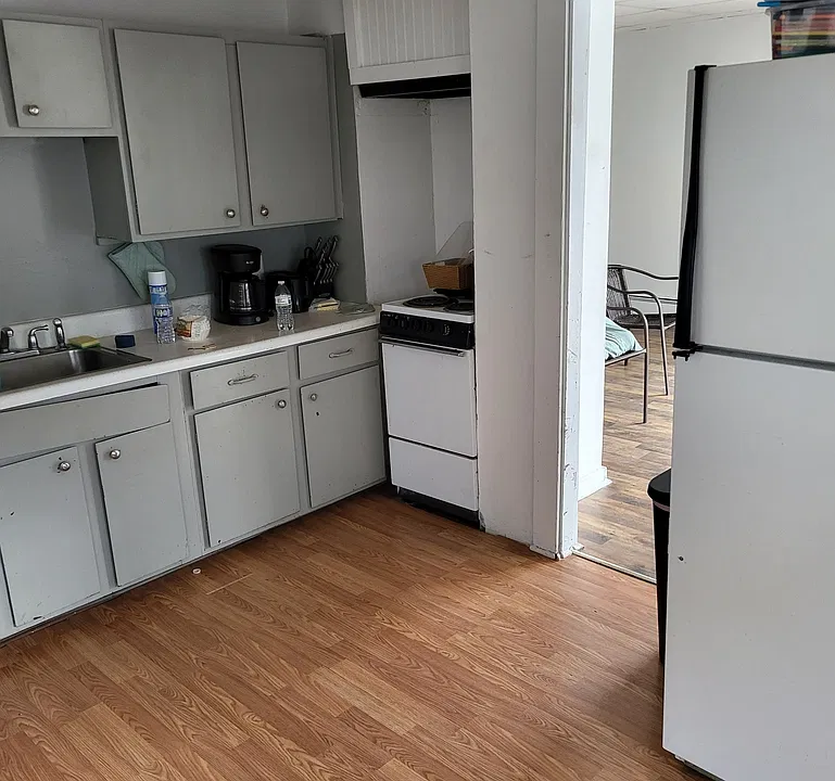 Kitchen (1st Floor)