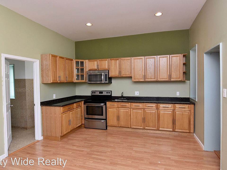 1st image of 118 S 46th St #B