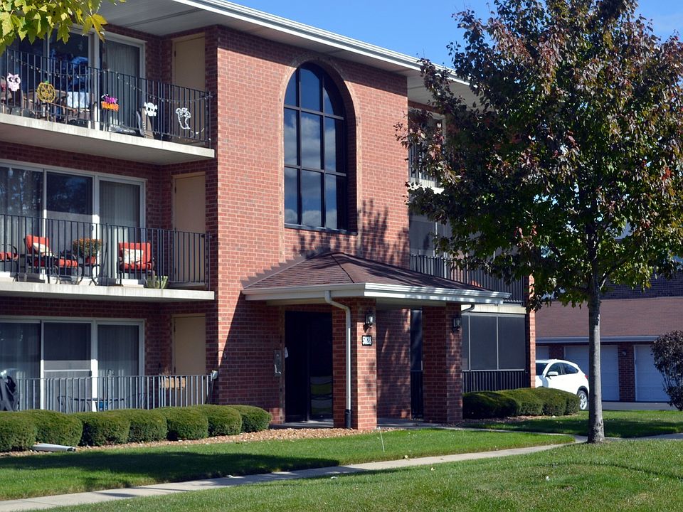 1st image of 5028 W Circle Dr #109