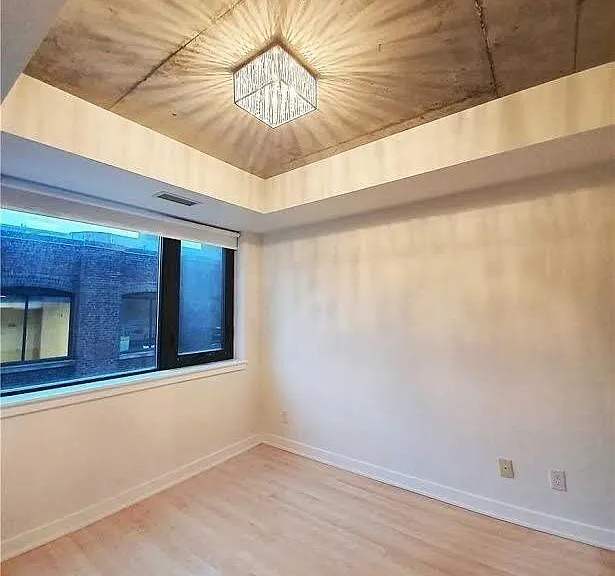 400 Wellington St W #312 — Photo 25