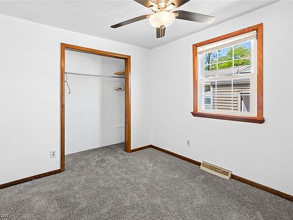 5th image of 1070 E 331st St