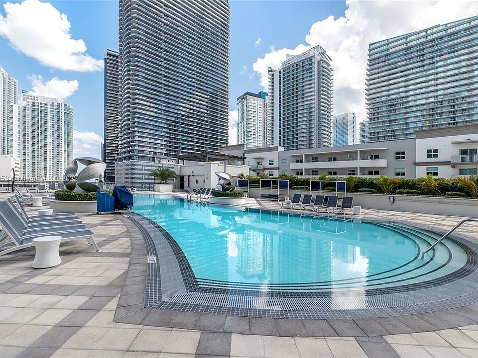 1st image of 999 SW 1st Ave APT 3107