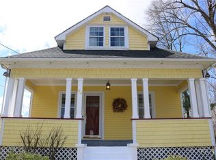 46 Squantum St, Cranston, RI 02920