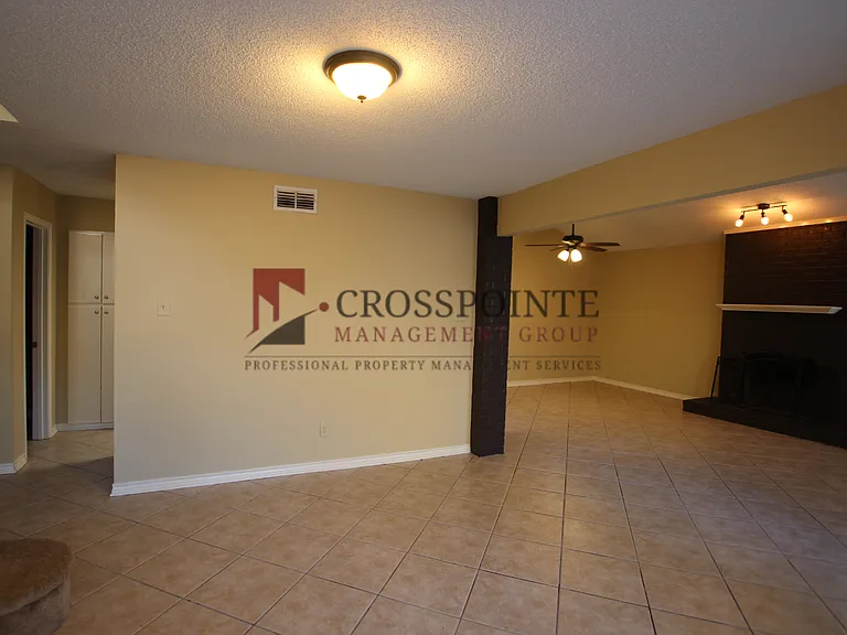 5875 Creekside Cir — Photo 8