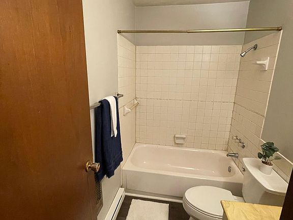 5th image of 1053 S Jackson St #D552814b