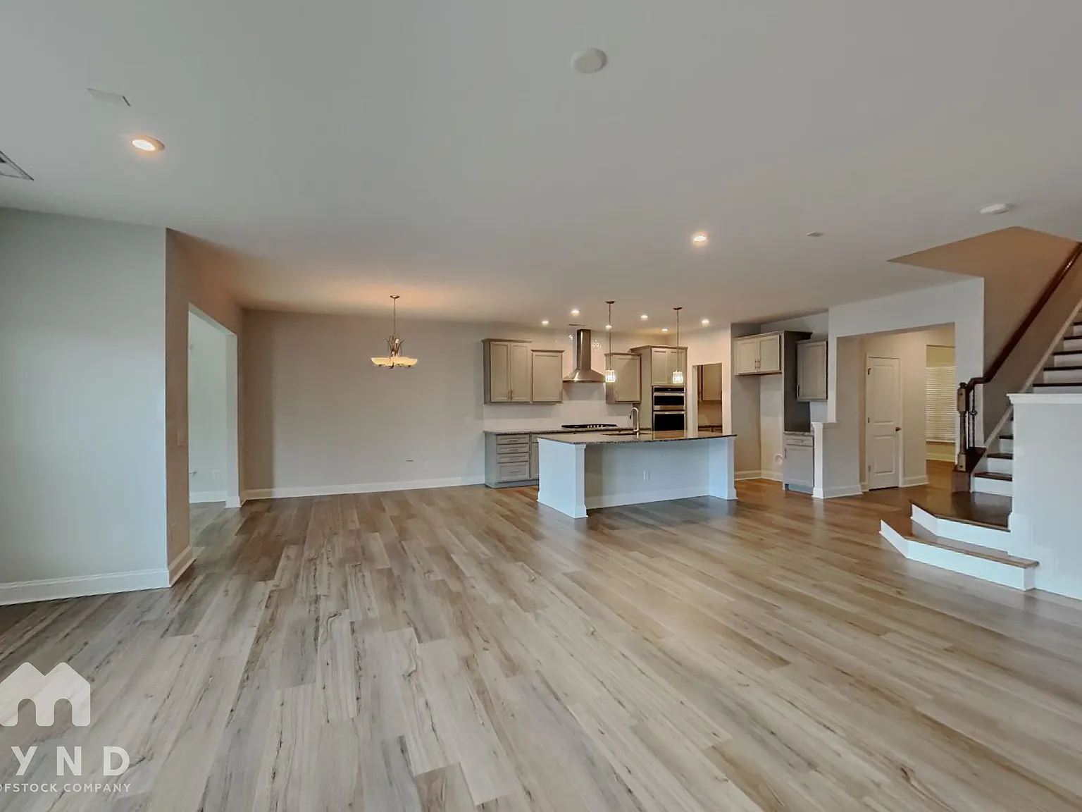 4 bed, 3.5 bath, 3461 sqft, $3,375 — Photo 3