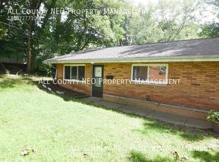 1275 Roslyn Ave, Akron, OH