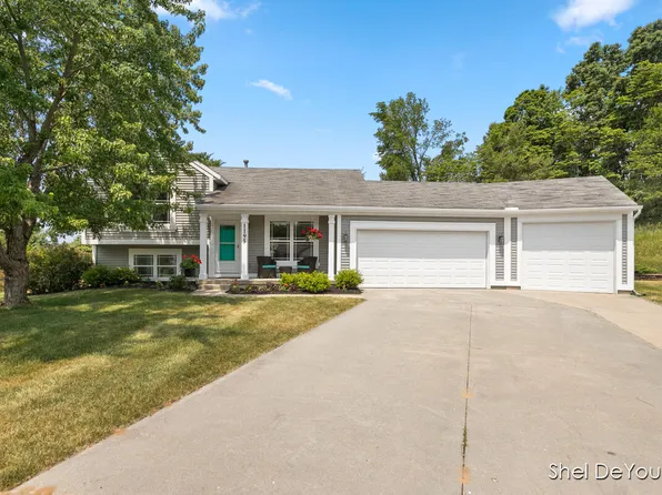1195 N Trail Ct NE, Comstock Park, MI 49321