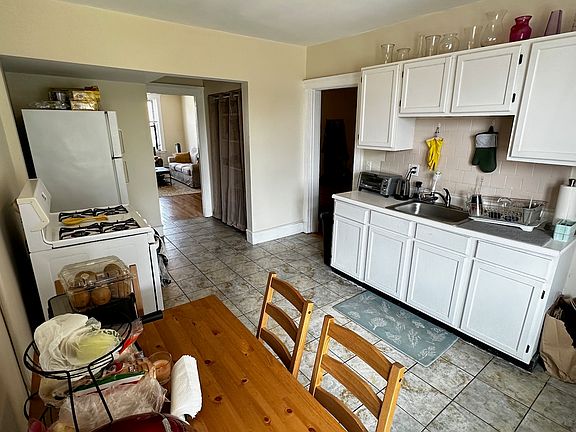 4th image of 1682 Commonwealth Ave APT 2A