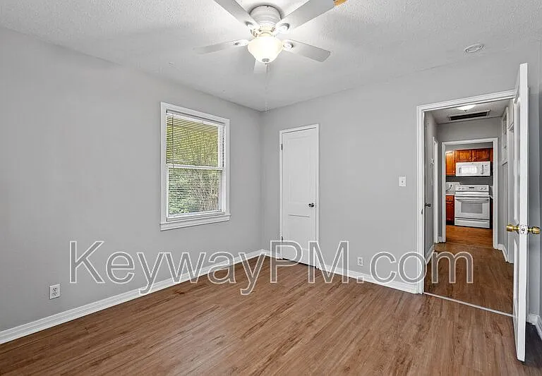 3018 Acorn Rd — Photo 10