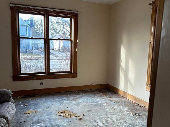 3rd image of 535 S Main St