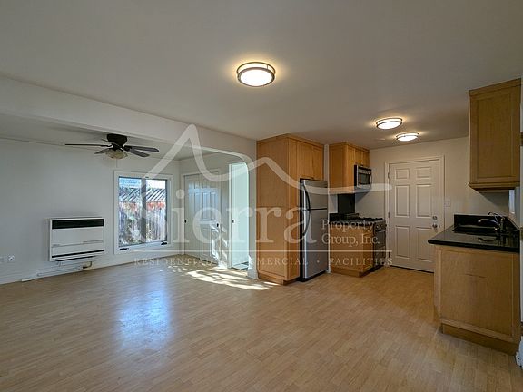2nd image of 1125 De La Vina St APT H